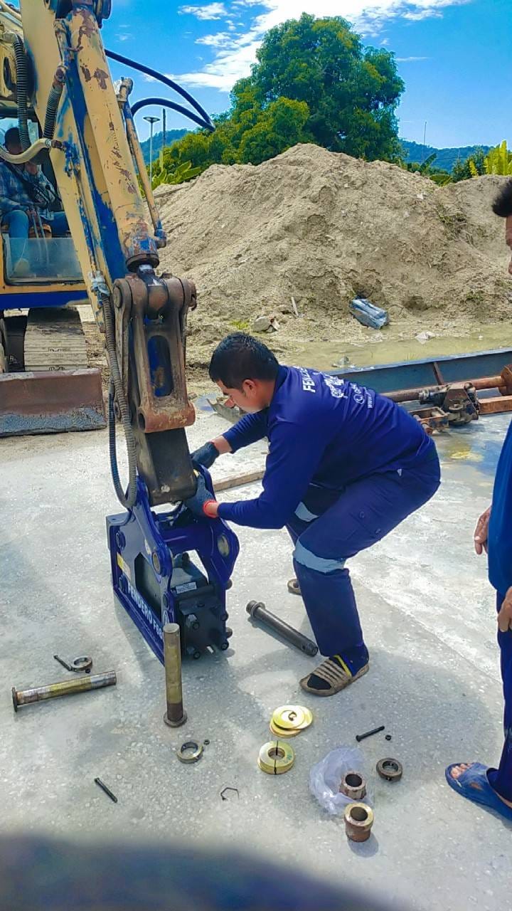 # ขอบคุณลูกค้าชลบุรีจัดไปหัวที่3แล้วครับ ทีมTNC1 ส่งมอบงานติดตั้งหัวกระแทกFENDE... 3 355523703 1447879176014355 2726876191064355132 n