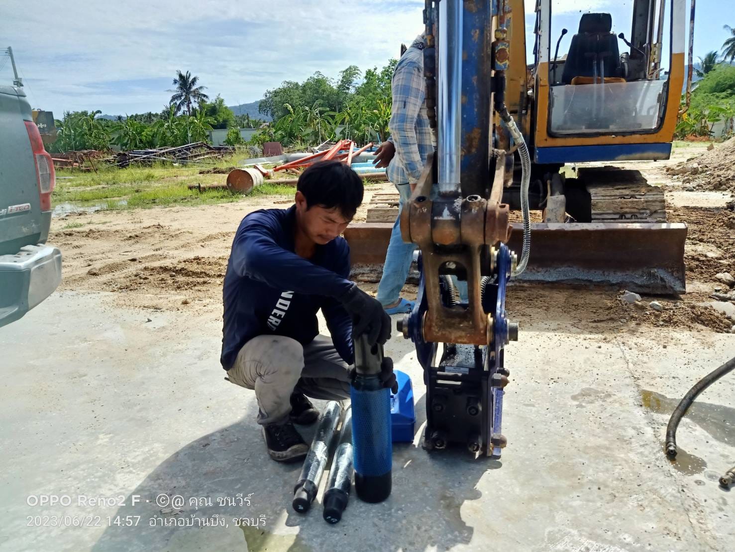 # ขอบคุณลูกค้าชลบุรีจัดไปหัวที่3แล้วครับ ทีมTNC1 ส่งมอบงานติดตั้งหัวกระแทกFENDE... 2 355836245 1447879146014358 1125086790422001260 n