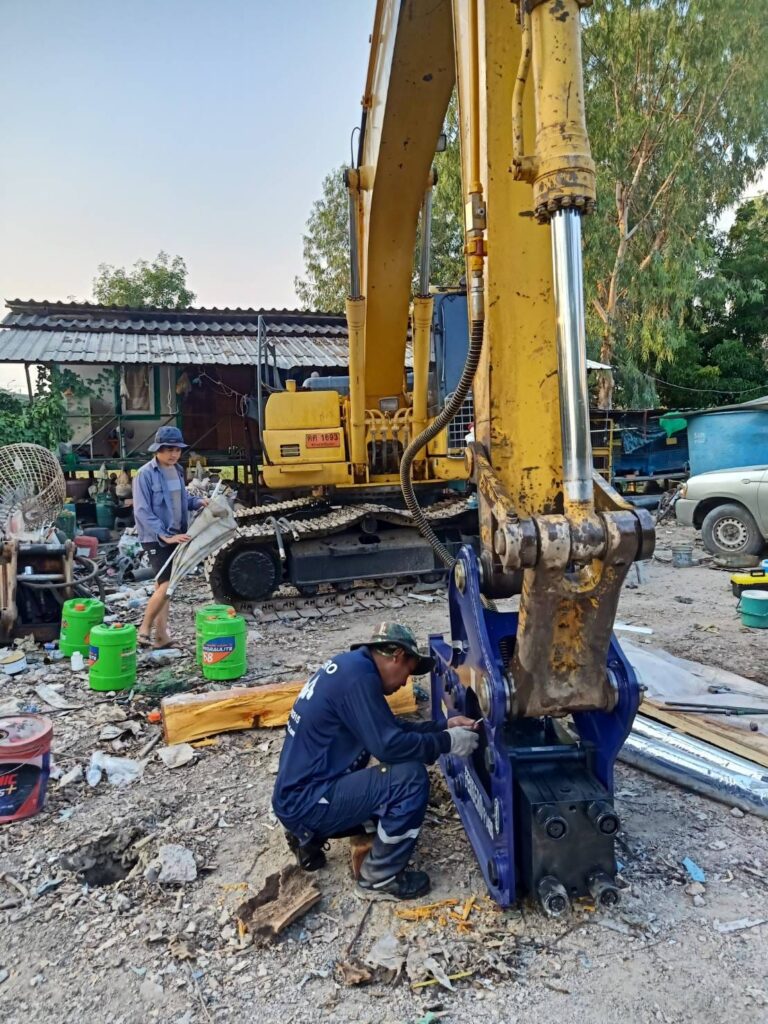 เพราะมีท่านจึงมีเรา ทีมA ส่งมอบงานติดตั้งหัวกระแทกFENDEROรุ่นF140S vs PC200-8พร... 21 337672277 1647749435693495 6347975038147073400 n