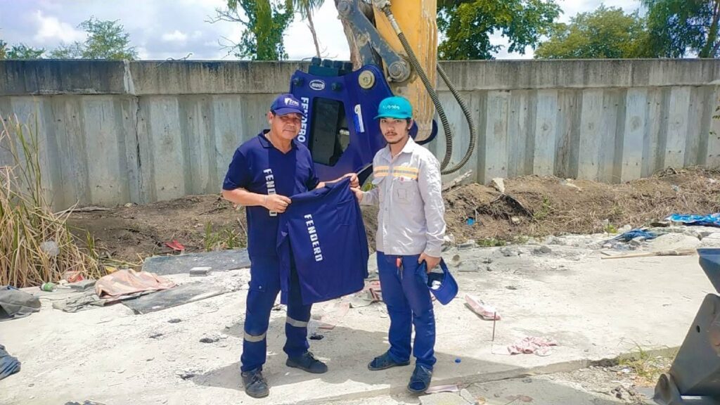 # ขอบคุณลูกค้าอยุธยาครับ ทีมTNC1 ส่งหัวกระแทกFENDERO F100S vs XCMG XE155WD สวยๆ... 25 367061369 1479717926163813 7990210922791576974 n