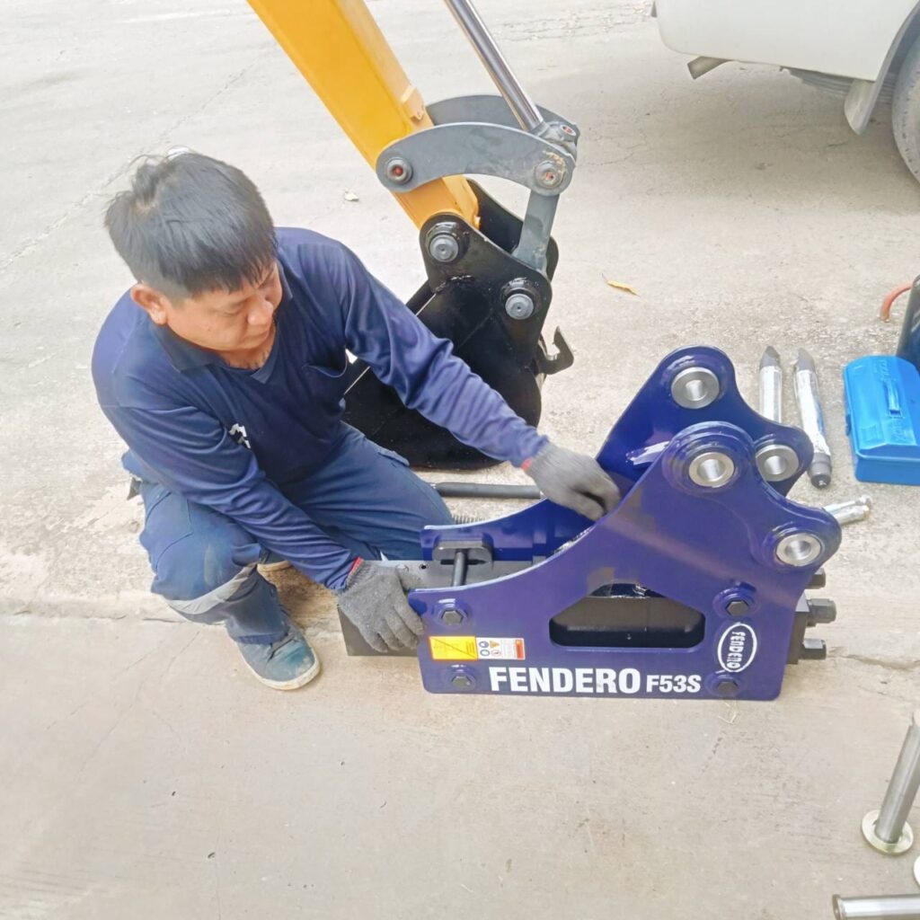 # ขอบคุณลูกค้าอยุทธยาครับ ทีมTNC1 ส่งมอบหัวกระแทกFENDERO F53S พร้อมอุปกรณ์เสริม... 31 372679967 1487041582098114 5181303756100674786 n