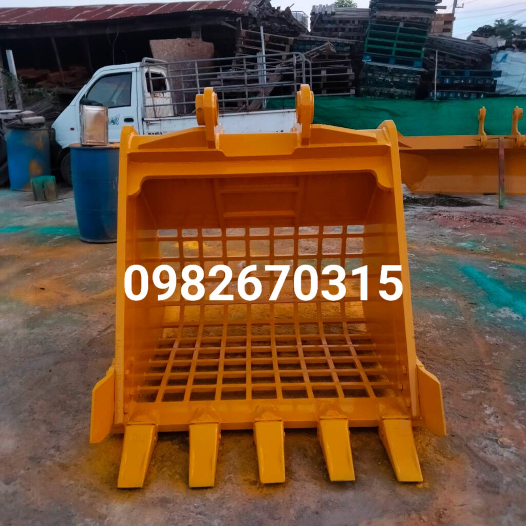 ขอบคุณลูกค้านครพนมครับ บุ้งกี๋ตักหิน SANY SY245Hรุ่นหนาพิเศษผลิตตามแบบลูกค้าพร... 16 407114069 1539396993529239 318273585368190647 n