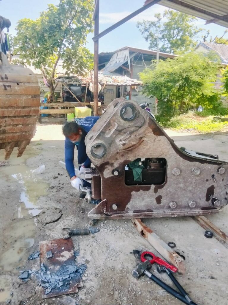 จบที่เรา เบาที่สุดครับ ทีมTNC1ส่งงานซ่อมหัวกระแทกSoosan SB81
รับประกัน 1 เดือน... 14 528878867 1968204870648447 6049003843819607379 n