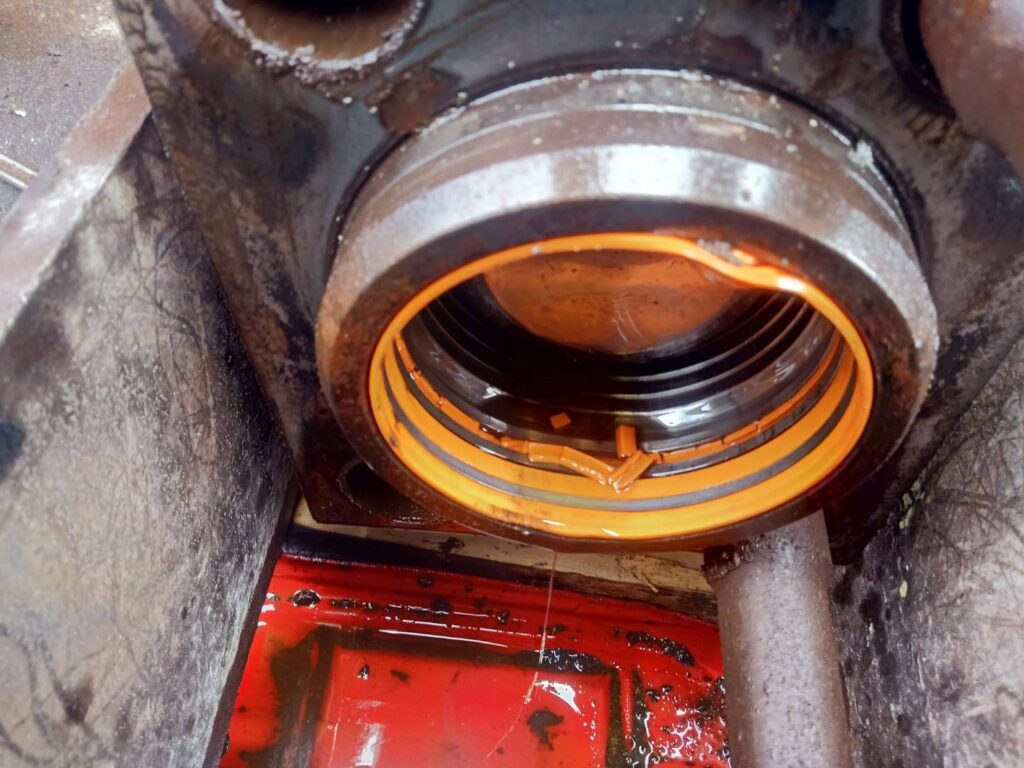 จบที่เราเบาที่สุดครับ ทีมTNC1 ส่งงานซ่อมด่วน FENDERO F140S(SB81) Furukawa HB2... 1 534224888 1976351796500421 6659148145189339166 n